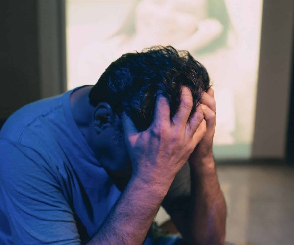 תמונה גבר עצוב 01